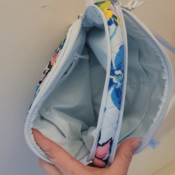 Vera Bradley floral pattern cross body - Picture 4 of 4